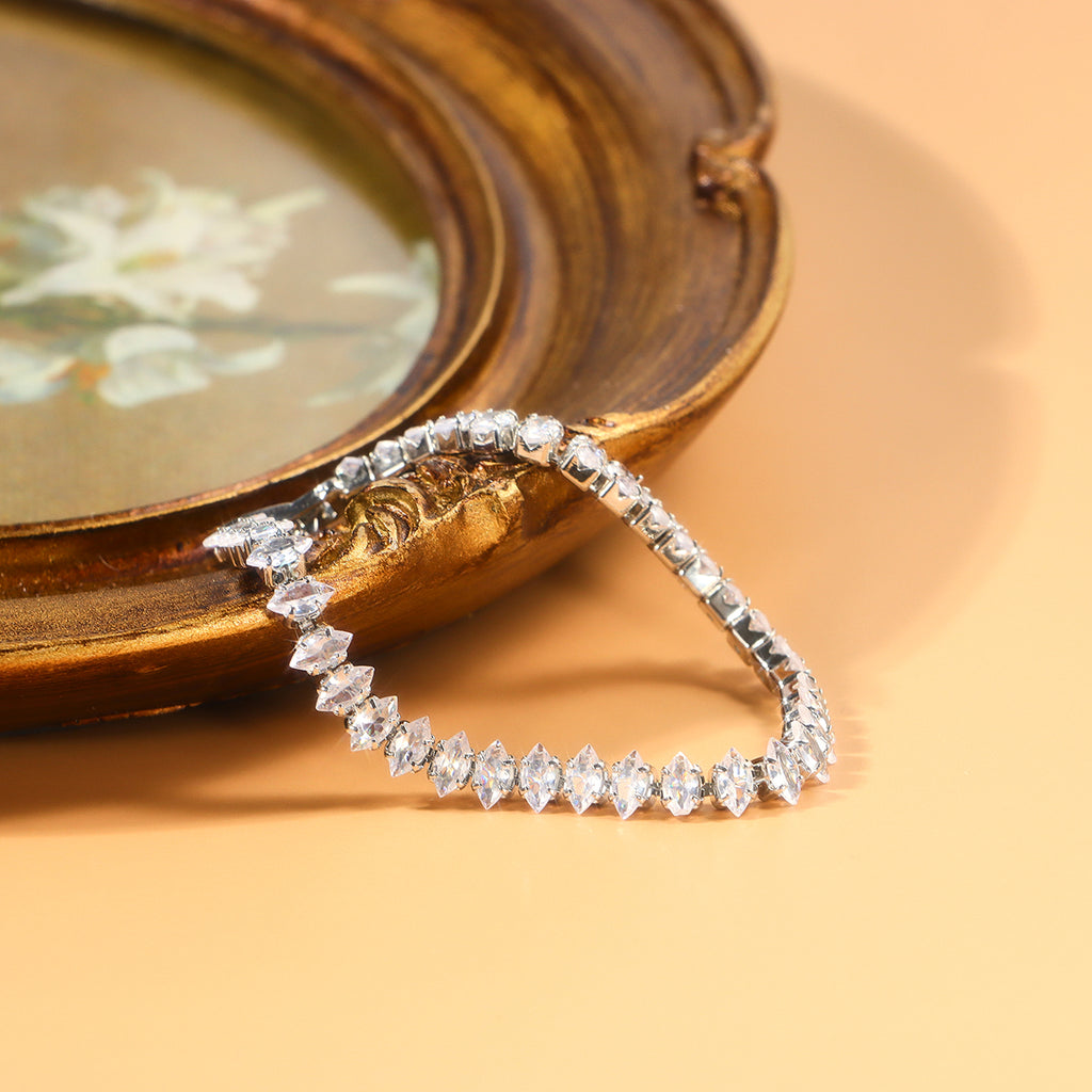 Full-Pavé Lab Grown Diamond Bracelet｜ White Gold Radiance, Radiant Against the Skin
